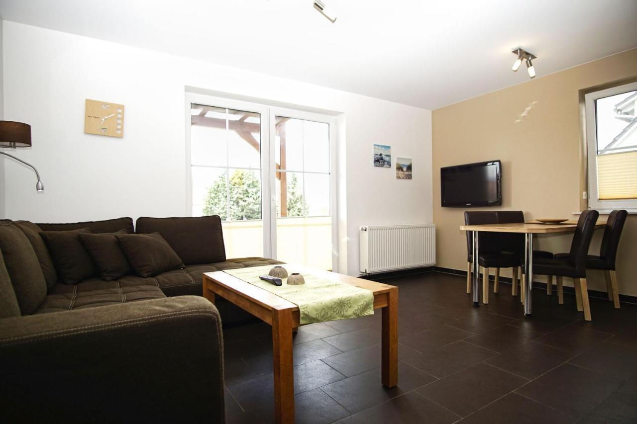 Schicke Fewo Mit Terrasse, Gratis Nutzung Vom Ahoi Erlebnisbad Und Sauna In Sellin - Haus De Niege Wech Fewo 02 ثيسو المظهر الخارجي الصورة