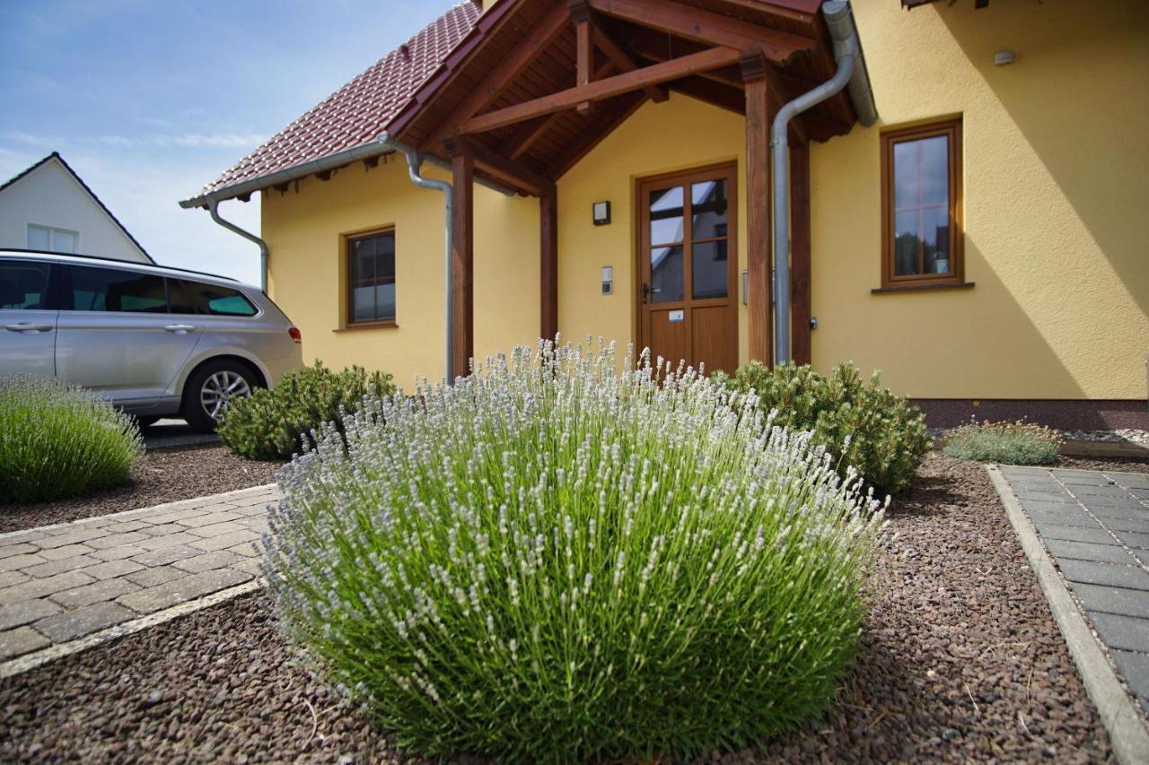 Schicke Fewo Mit Terrasse, Gratis Nutzung Vom Ahoi Erlebnisbad Und Sauna In Sellin - Haus De Niege Wech Fewo 02 ثيسو المظهر الخارجي الصورة