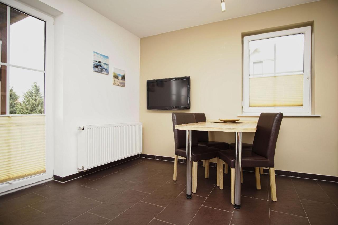 Schicke Fewo Mit Terrasse, Gratis Nutzung Vom Ahoi Erlebnisbad Und Sauna In Sellin - Haus De Niege Wech Fewo 02 ثيسو المظهر الخارجي الصورة